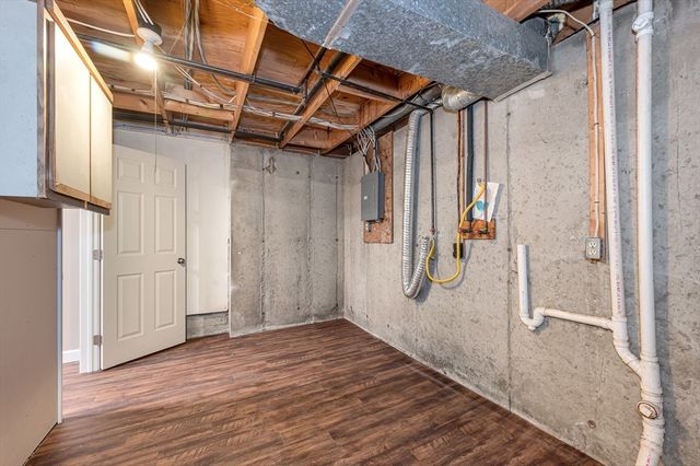 38 Farmland Rd C, Lowell, MA 01850