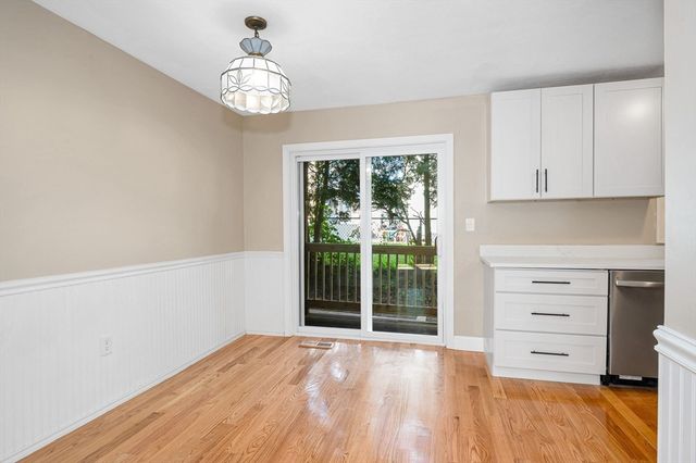 38 Farmland Rd C, Lowell, MA 01850