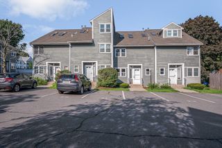 38 Farmland Rd C, Lowell, MA 01850