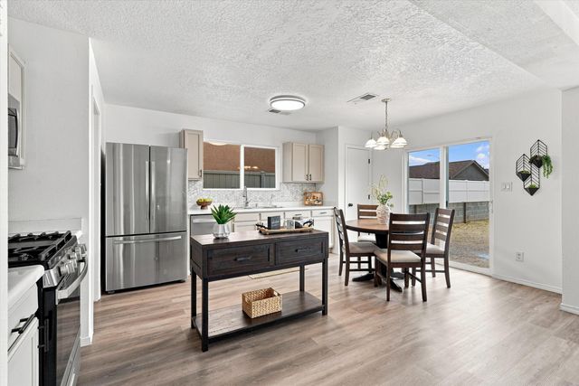 10805 Park North Street NW, Albuquerque, NM 87114