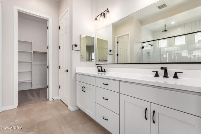 10512 S 48TH Glen, Laveen, AZ 85339