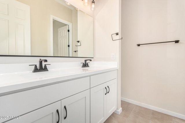 10512 S 48TH Glen, Laveen, AZ 85339