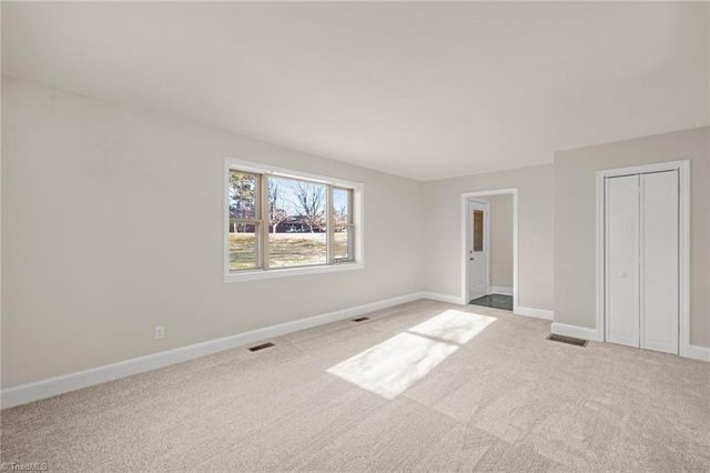 5424 Skylark Road, Pfafftown, NC 27040