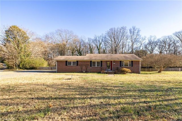 5424 Skylark Road, Pfafftown, NC 27040