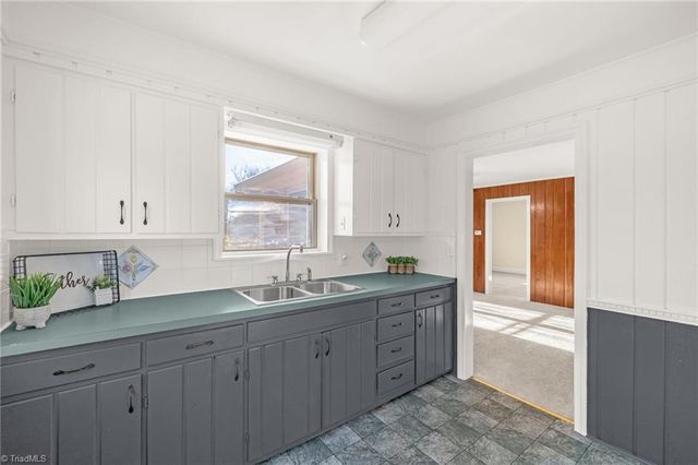 5424 Skylark Road, Pfafftown, NC 27040