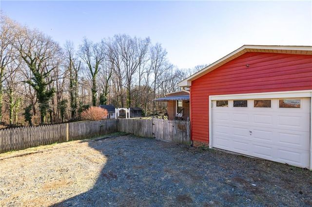 5424 Skylark Road, Pfafftown, NC 27040