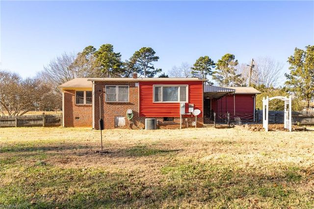 5424 Skylark Road, Pfafftown, NC 27040