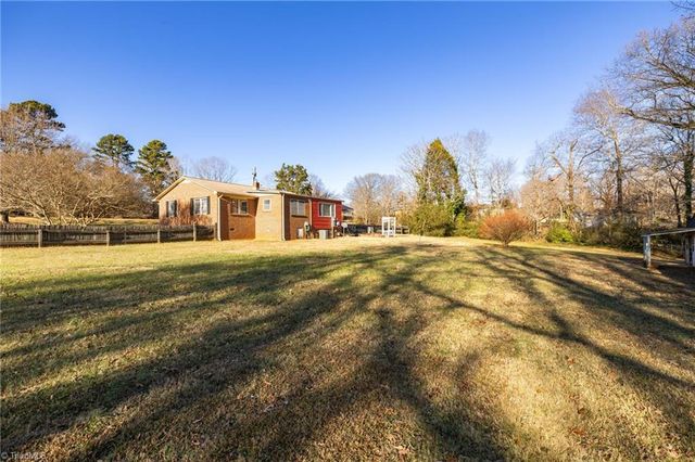 5424 Skylark Road, Pfafftown, NC 27040