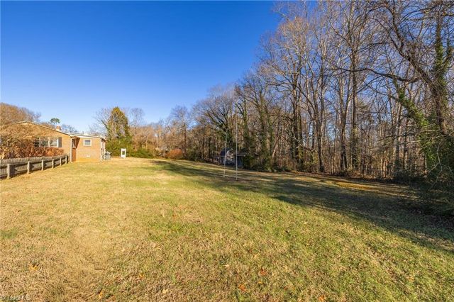5424 Skylark Road, Pfafftown, NC 27040