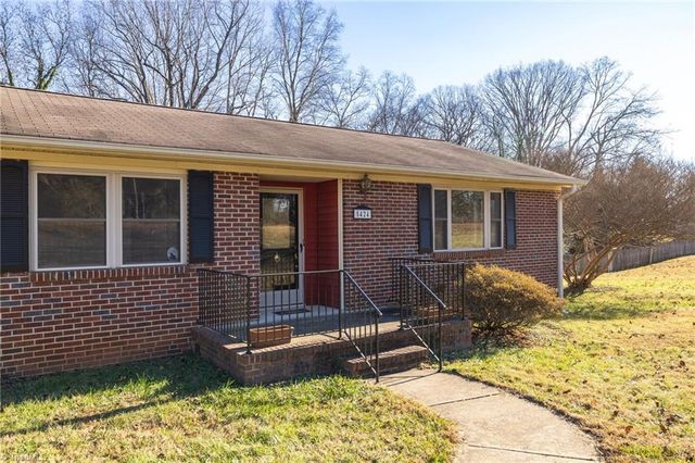 5424 Skylark Road, Pfafftown, NC 27040