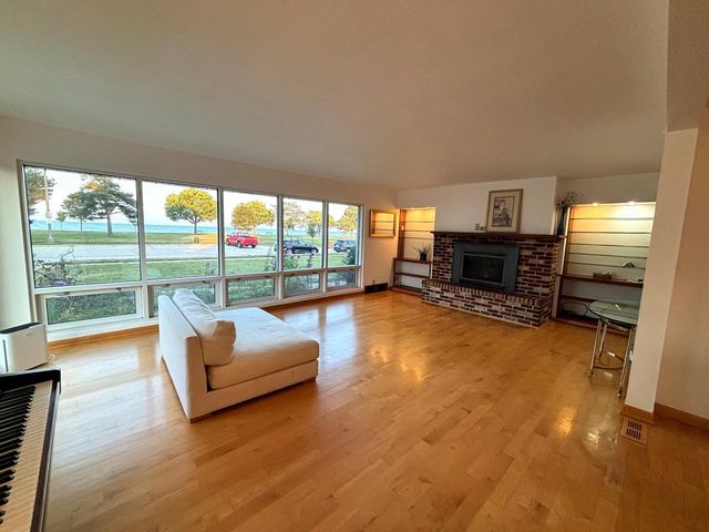 7744 2nd AVENUE, Kenosha, WI 53143