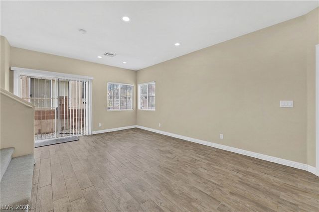 6355 Urban Creek Court, Las Vegas, NV 89148