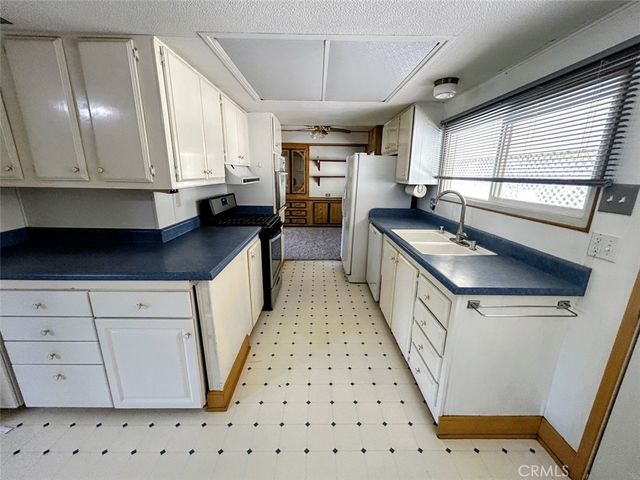 28205 El Toro, Lake Elsinore, CA 92532