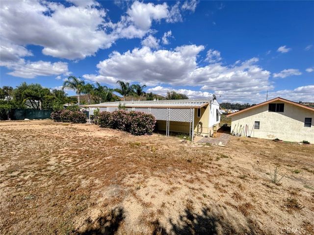 28205 El Toro, Lake Elsinore, CA 92532