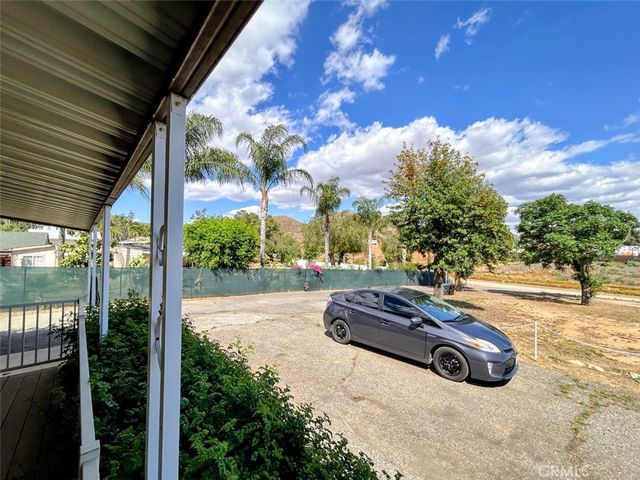 28205 El Toro, Lake Elsinore, CA 92532