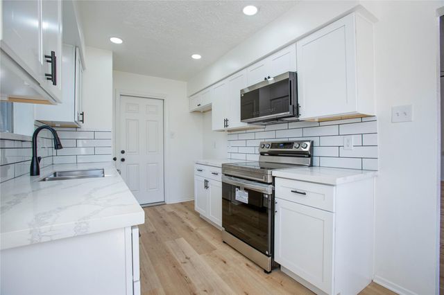 1639 Castle Creek Drive, Missouri City, TX 77489