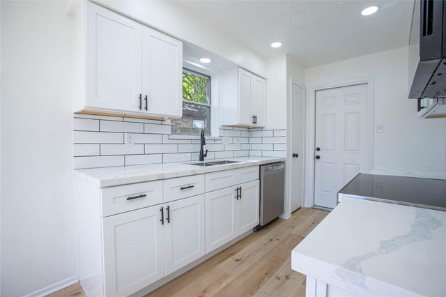 1639 Castle Creek Drive, Missouri City, TX 77489