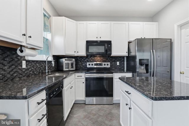 348 CAPE CLIMB, York, PA 17408