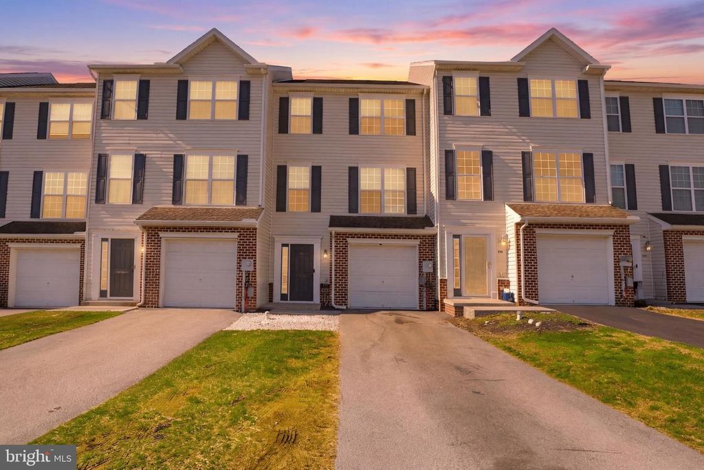 348 CAPE CLIMB, York, PA 17408