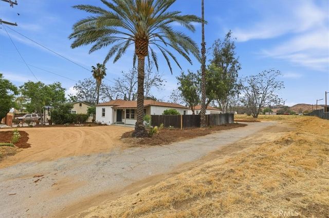 32568 Kentucky Street, Yucaipa, CA 92399