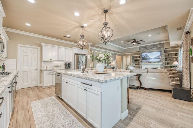 3944 Buckingham Avenue, Clovis, CA 93619