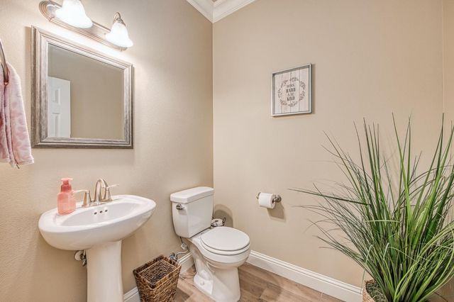 3944 Buckingham Avenue, Clovis, CA 93619