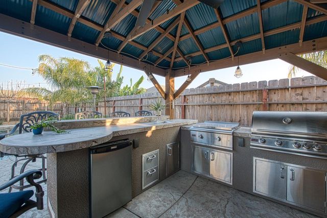 3944 Buckingham Avenue, Clovis, CA 93619