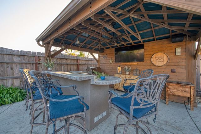 3944 Buckingham Avenue, Clovis, CA 93619