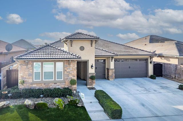 3944 Buckingham Avenue, Clovis, CA 93619