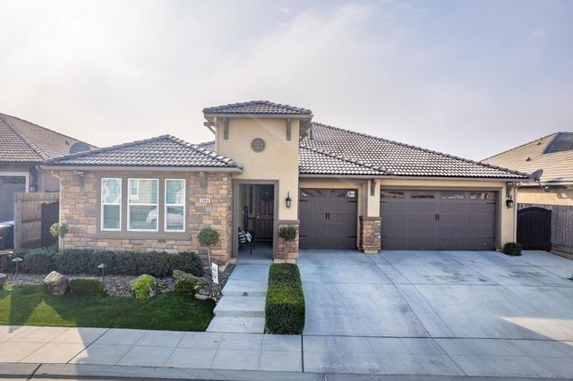 3944 Buckingham Avenue, Clovis, CA 93619