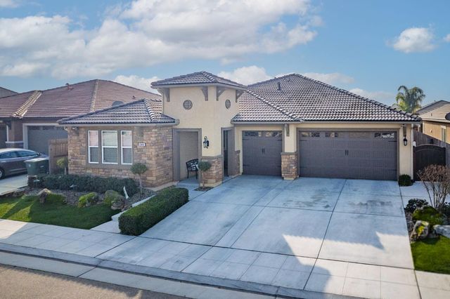 3944 Buckingham Avenue, Clovis, CA 93619