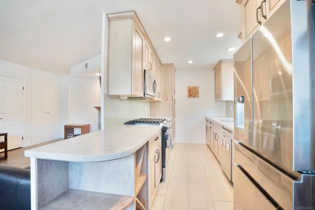 3832 Groton St 2, San Diego, CA 92110