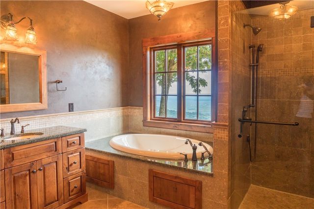 91 The Cliffs Parkway, Landrum, SC 29356