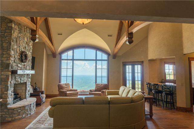 91 The Cliffs Parkway, Landrum, SC 29356