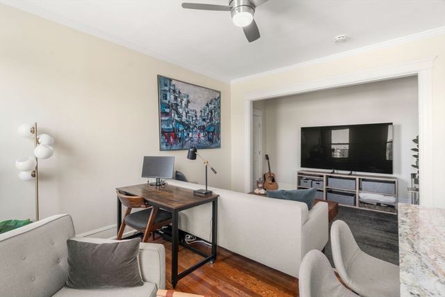 137 Peterborough St 21, Boston, MA 02215