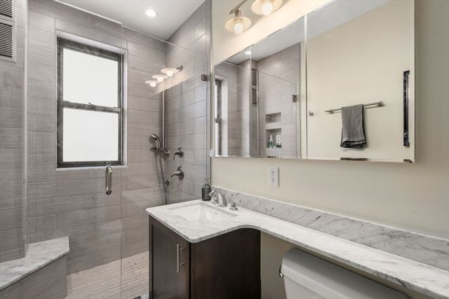 137 Peterborough St 21, Boston, MA 02215