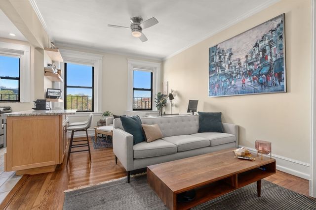 137 Peterborough St 21, Boston, MA 02215