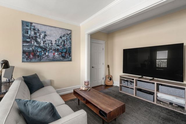 137 Peterborough St 21, Boston, MA 02215