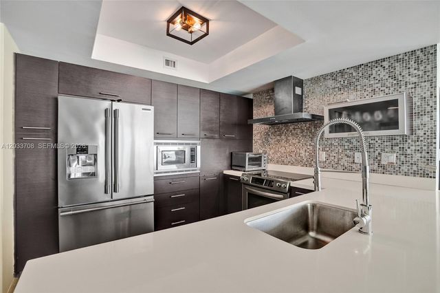150 Sunny Isles Boulevard 11601, Sunny Isles Beach, FL 33160