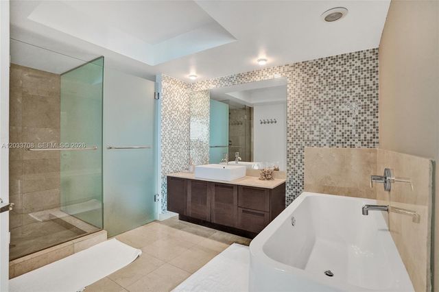 150 Sunny Isles Boulevard 11601, Sunny Isles Beach, FL 33160