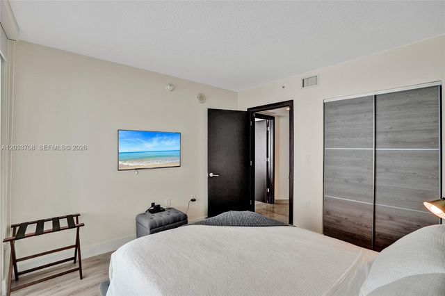 150 Sunny Isles Boulevard 11601, Sunny Isles Beach, FL 33160