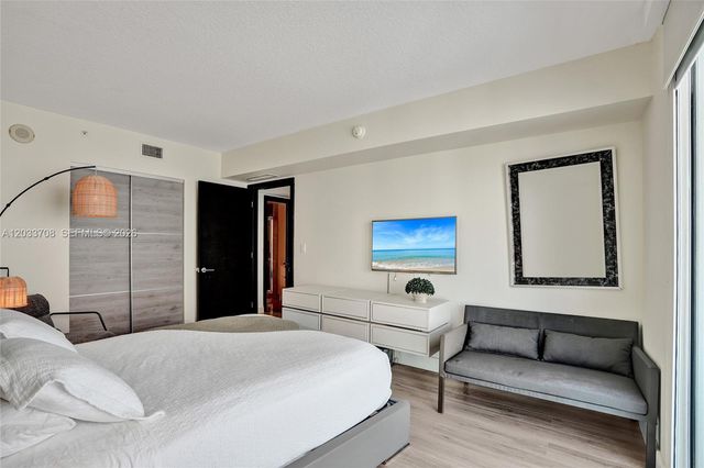 150 Sunny Isles Boulevard 11601, Sunny Isles Beach, FL 33160