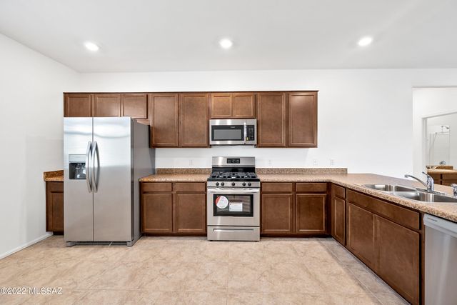 6330 S Crescent Peak Drive, Tucson, AZ 85706