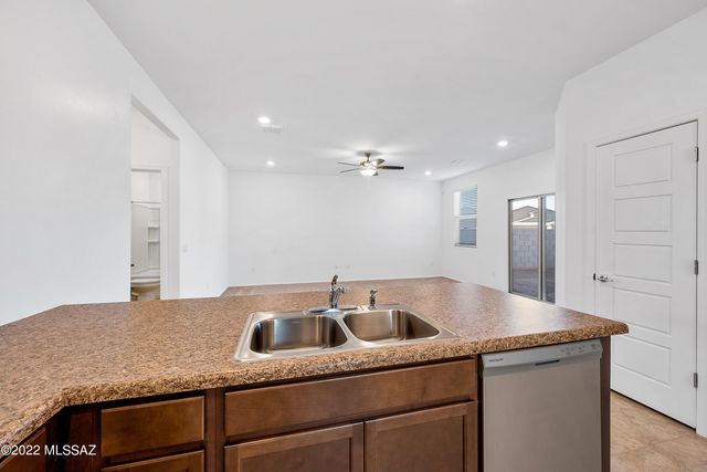 6330 S Crescent Peak Drive, Tucson, AZ 85706