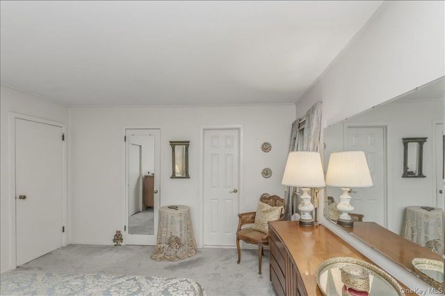 9 Fox Ridge Lane, Locust Valley, NY 11560
