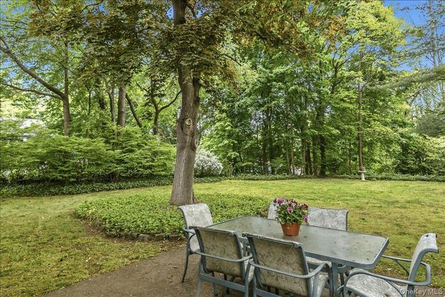 9 Fox Ridge Lane, Locust Valley, NY 11560
