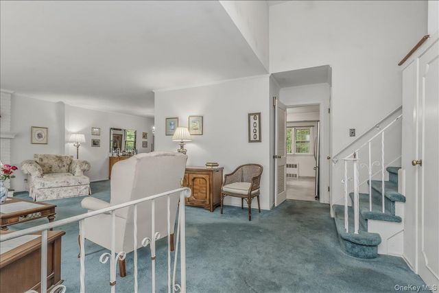9 Fox Ridge Lane, Locust Valley, NY 11560