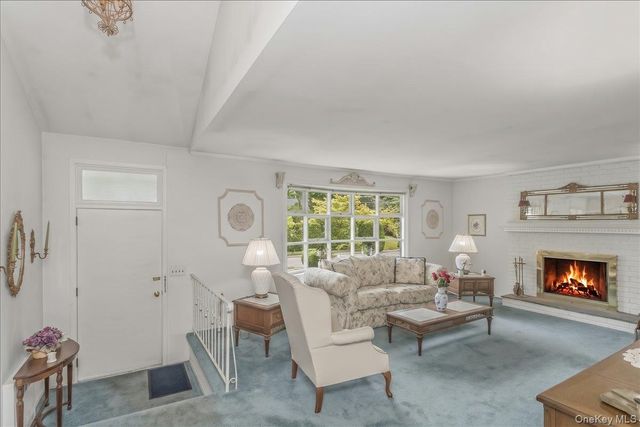 9 Fox Ridge Lane, Locust Valley, NY 11560