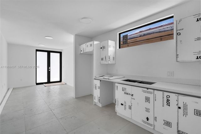 1658 NW 1st St, Miami, FL 33125