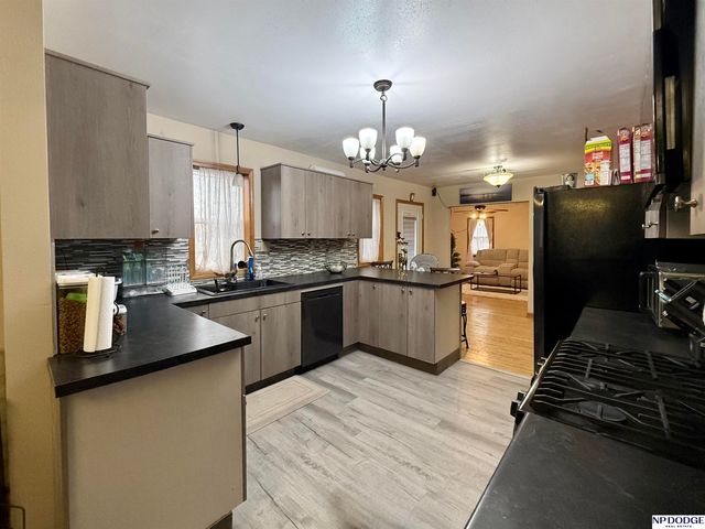 314 W 2nd Street, Oakland, NE 68045